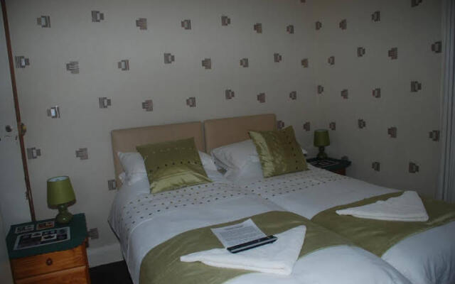 Whitecliff Guesthouse