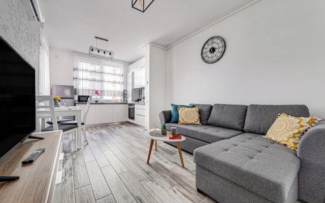 ARI - AFI Mall Luxurious Apartments