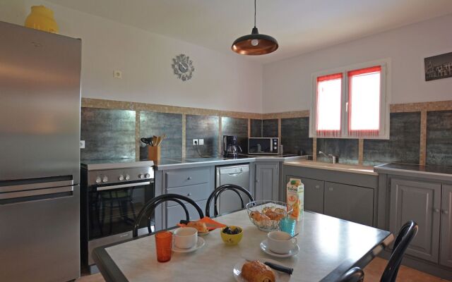 Cozy Villa in Saint-Victor-de-Malcap with Swimming Pool