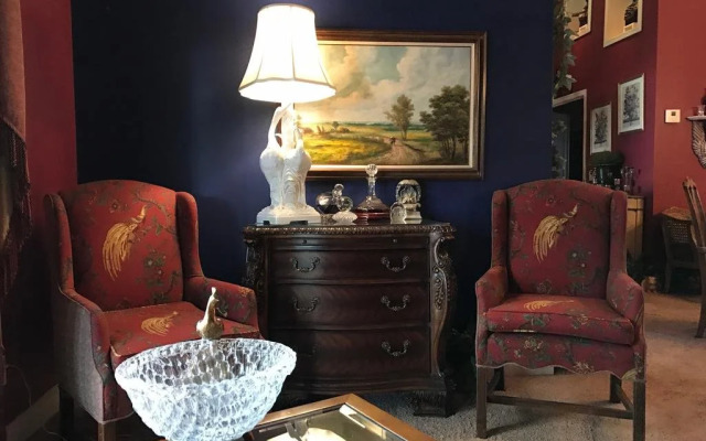 Don's Elegante Bed & Breakfast