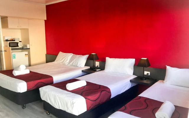 Tropical Gate Motor Inn