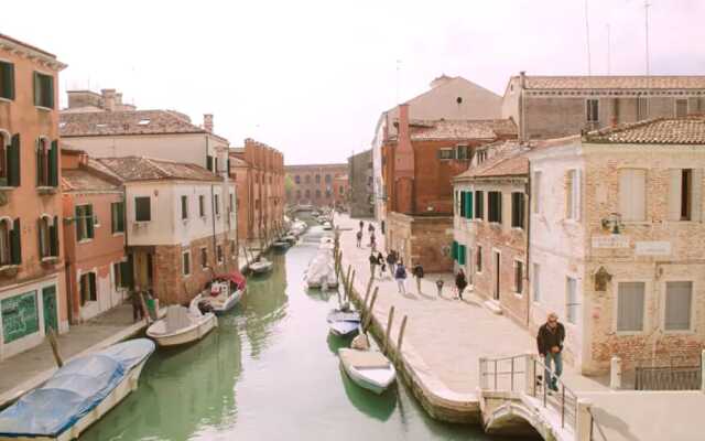 Grimaldi Apartments Ca' Lucy Canal views