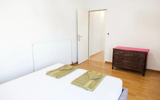 Lovely Apartment in Rafina