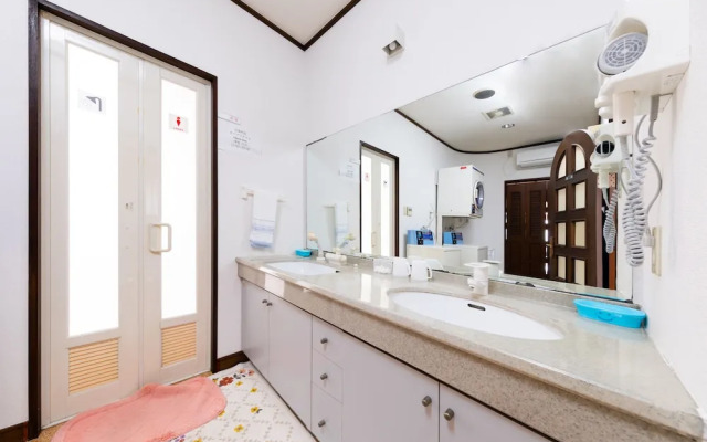 Yolee Guest House