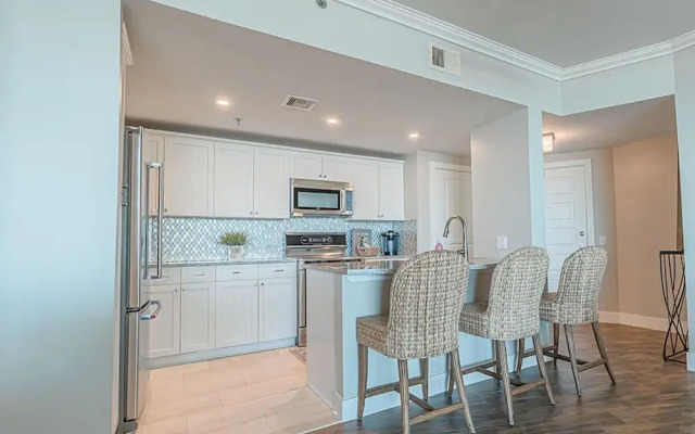 Palisade Palms Oceanfront Condo 5-star Amenities