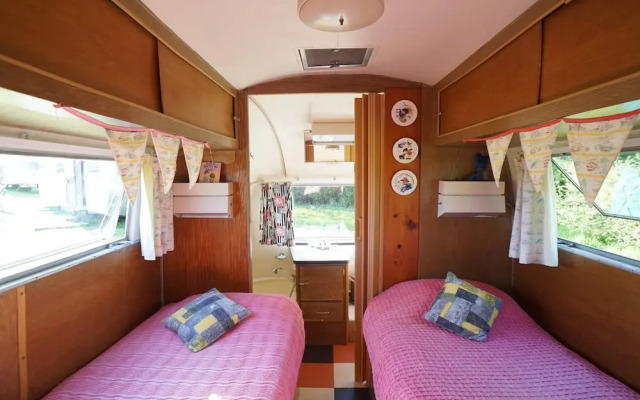 Vintage Vacations - Glamping