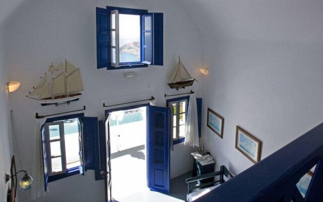 Ikies Santorini