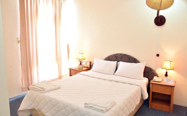 Aradous Hotel