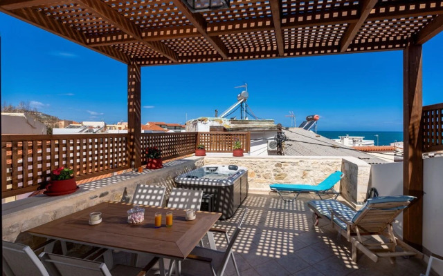 Apt 2 with Spa Tub next to the Beach