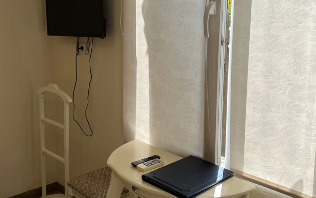 Дельфин-море (Сухум)