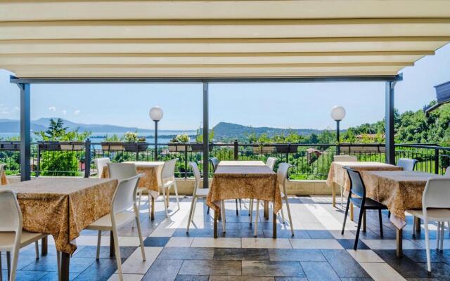 Apartment in Manerba with barbecue