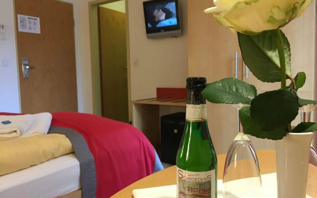 SCHROEDERS Stadtwaldhotel