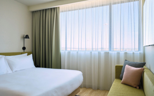 Hampton by Hilton Lyon Airport