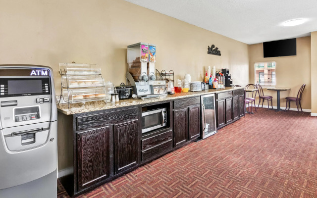 Super 8 by Wyndham Columbia SC / Ft. Jackson