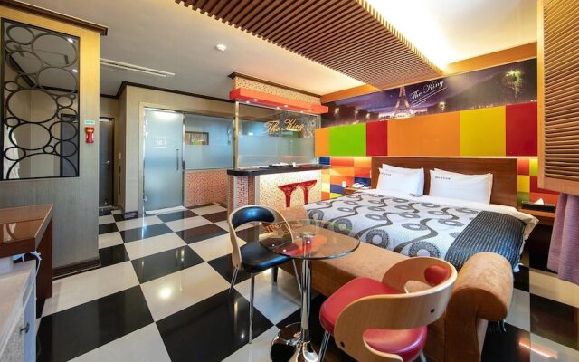 Yeosu King Pension Tel