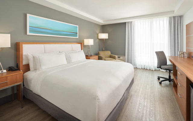 DoubleTree by Hilton Miami North I-95