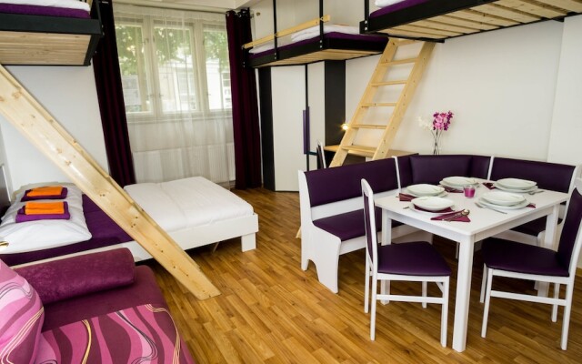 Flying Bed Apartment close to Castle