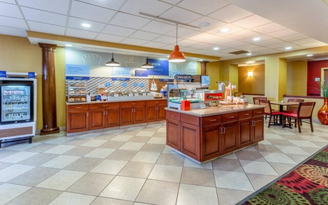 Holiday Inn Express Hotel & Suites Bowling Green by IHG