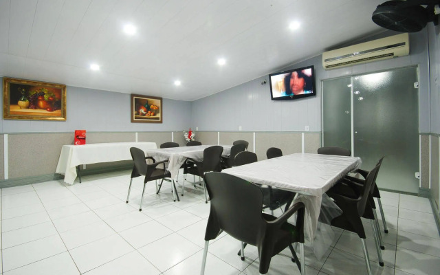Calamares Hotel