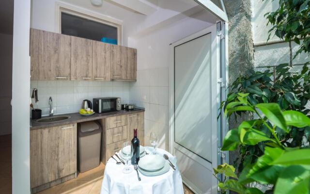 Francesca Guesthouse