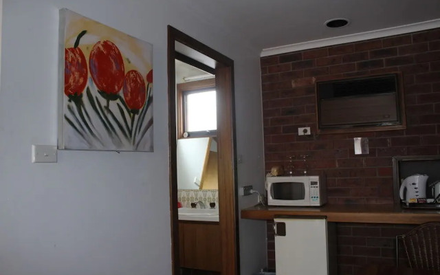 Kardinia Park Motel