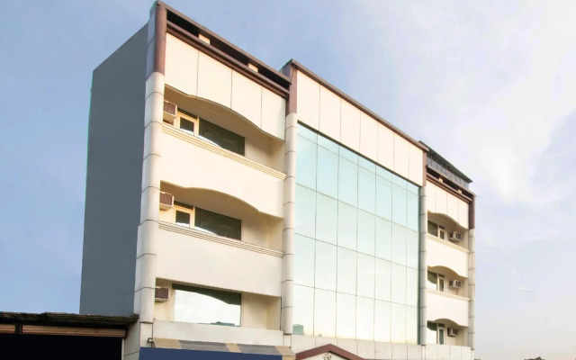 OYO 6647 Om Hari Residency