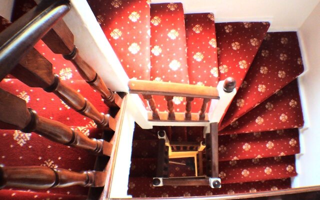 Featherstone Farm Hotel