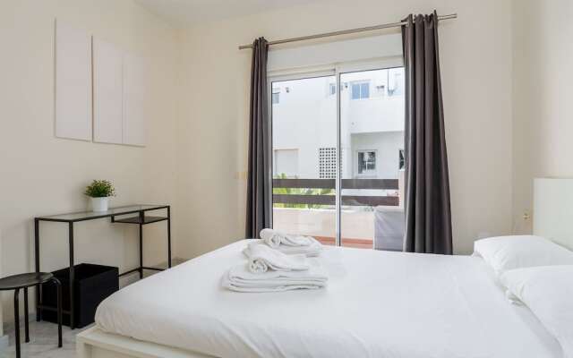 2051-New 3 bedrooms on golf