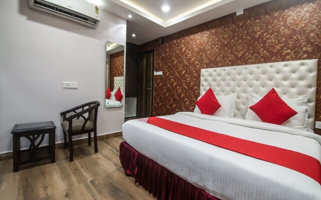 OYO 15582 Hotel Vrinda Regency