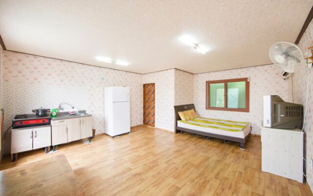Daebudo Napoli Camping and Pension
