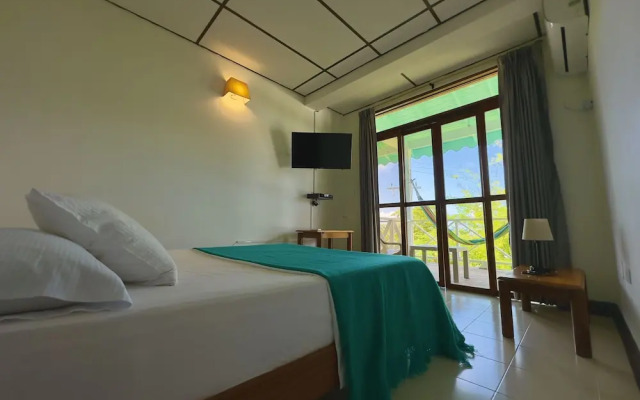 South West Bay Cabañas