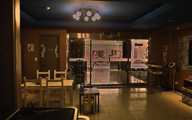 Hotel At Home