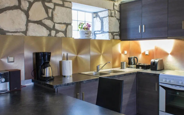 Welcoming Villa near Sea in Agrilia
