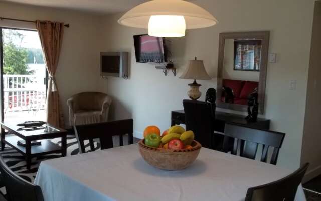 The Bayshore Waterfront Inn