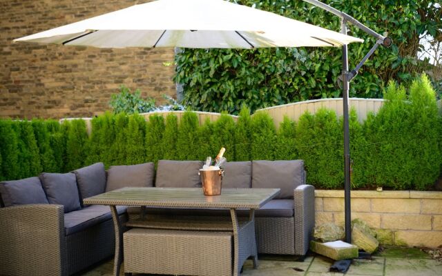 Luxurious Tranquil Four Bedroom Retreat in Buxton