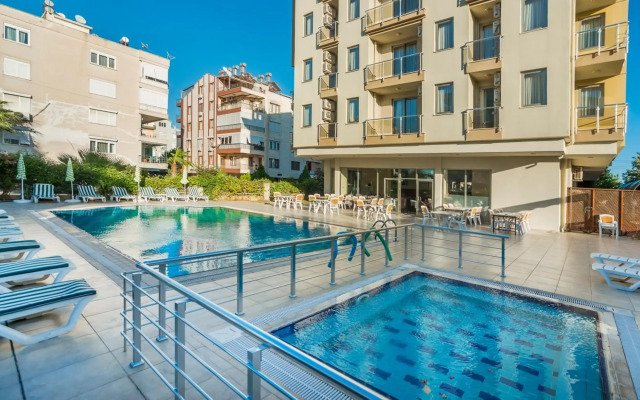 Santa Marina Hotel