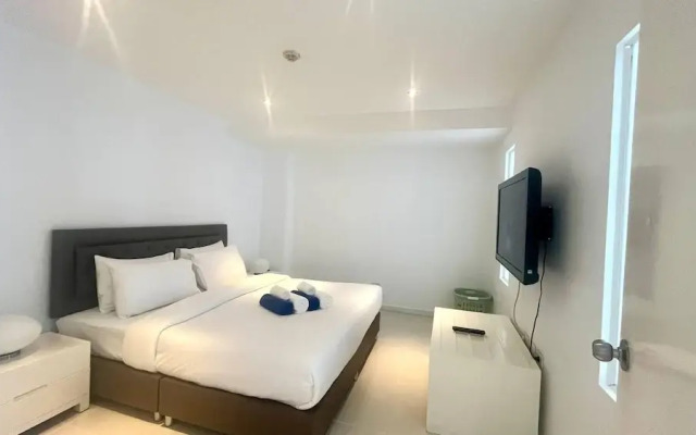 B14 - 2 Bedroom Condo With Pool Access, Karon Beach