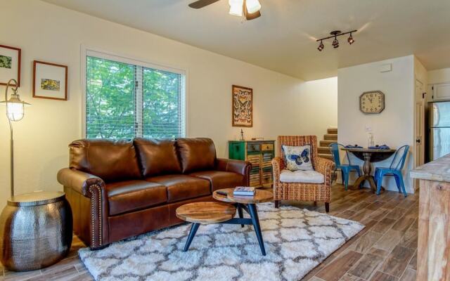 Trendy Country Club Condo