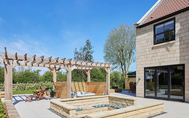 Host Stay Rose House