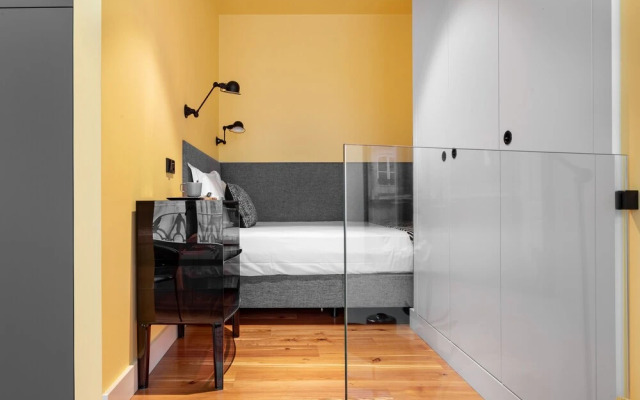 ALTIDO Modern Self Check-In Studio in Porto