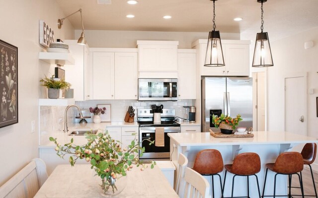 Magnolia by Freedom Vacation Rentals