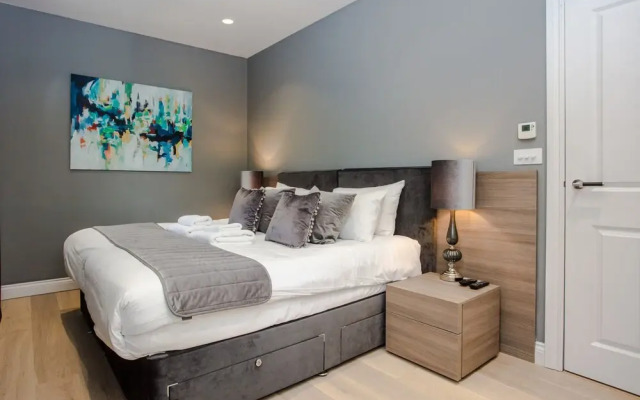 Stunning Deluxe 3BD House in Fitzrovia