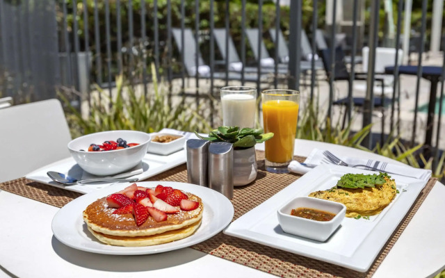 Cambria Hotel LAX