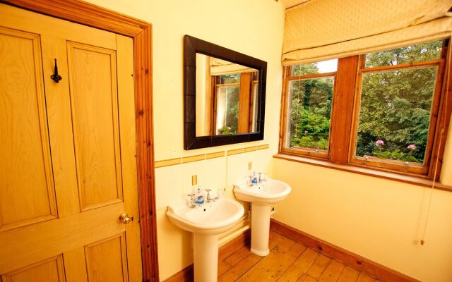 15 Merchiston Gardens Bed and Breakfast