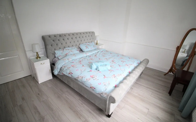 Whitley Bay - Sleeps 6 - Dogs Welcome