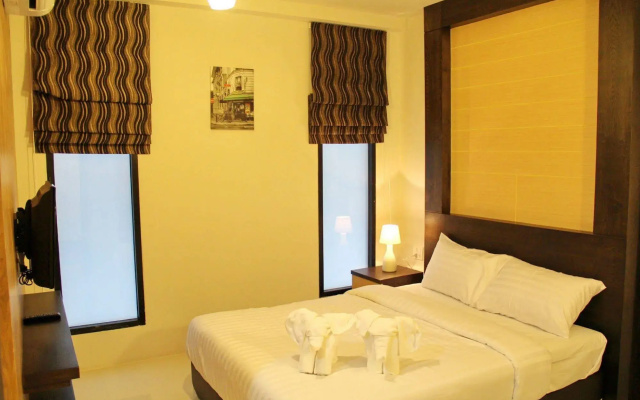 Golden Pool Hotel