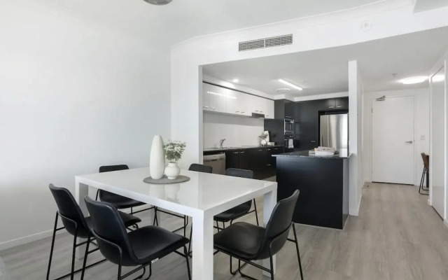 Chevron Renaissance - Wow Stay