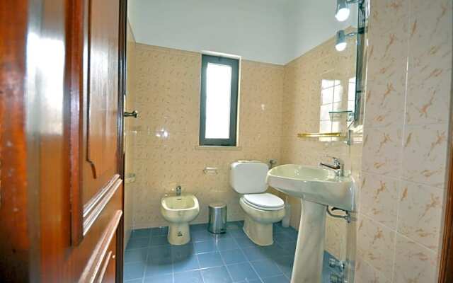Private Pool Villa Walking Distance to Local Amenities