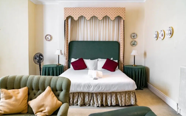 Crown Hotel - Stone (Near Stoke-On-Trent) by OYO