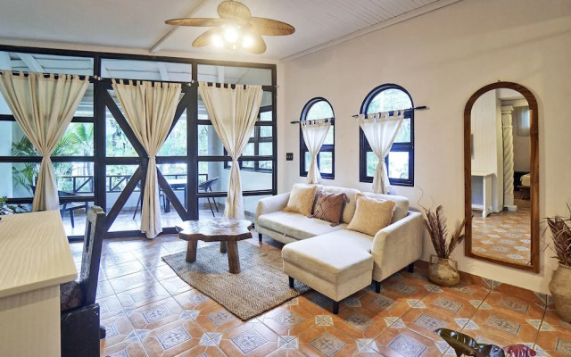 Paradise Beach Lodge